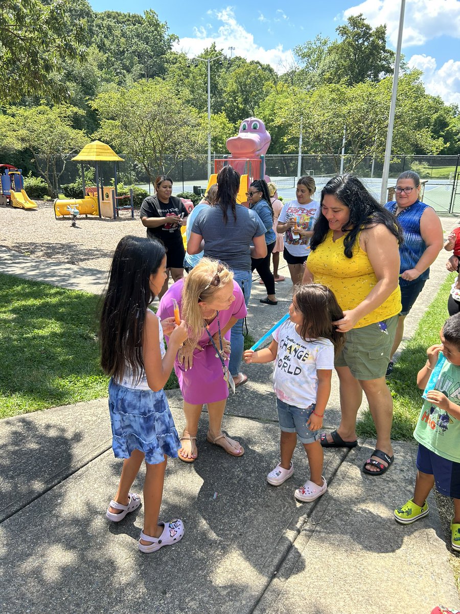 Amy Taylor tweet media