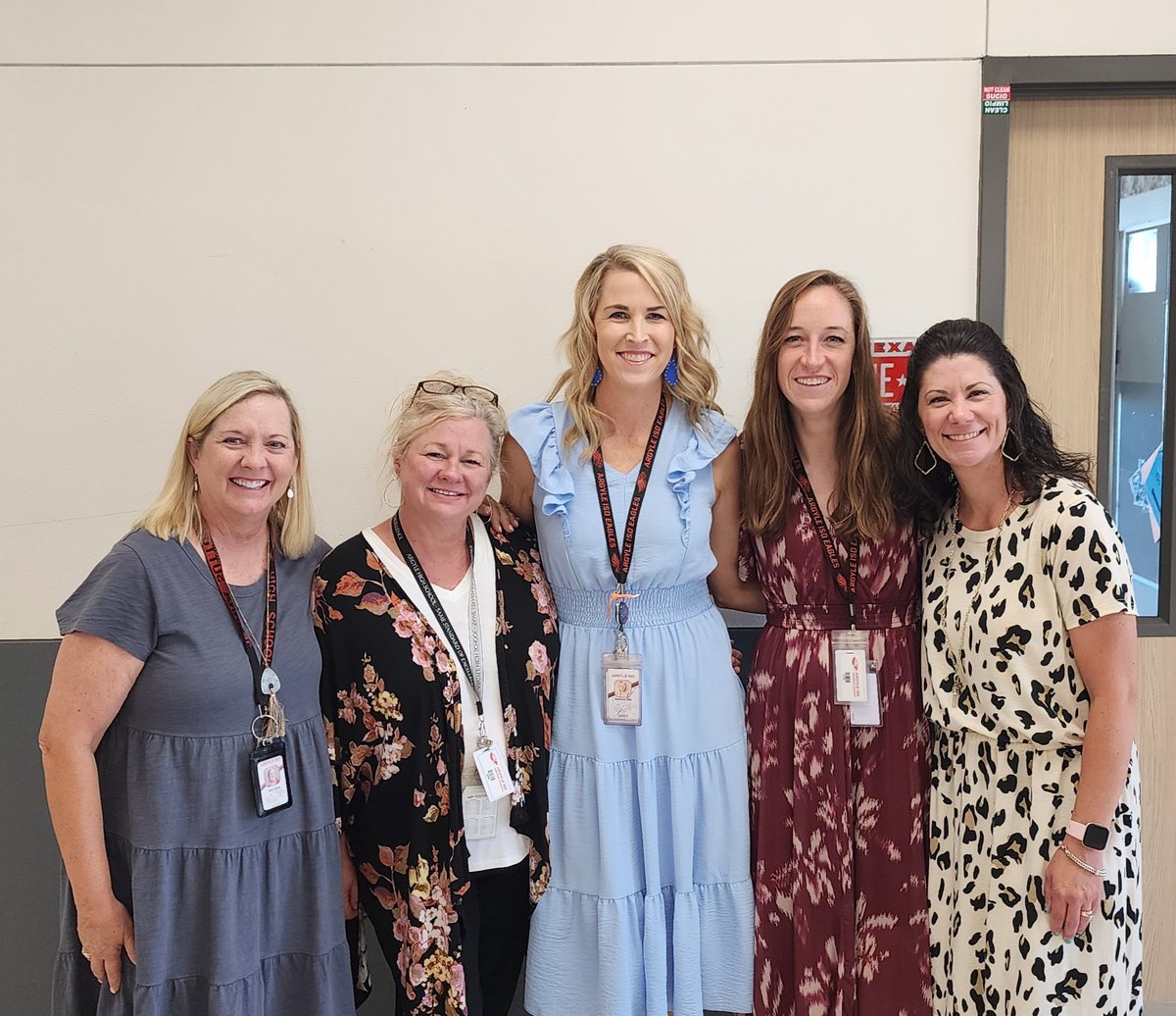 Steph15_D's tweet photo. Year 17 started today and it was an amazing day at Argyle High School!!! #TogetherWeSoar https://t.co/jsS6fn6WgJ