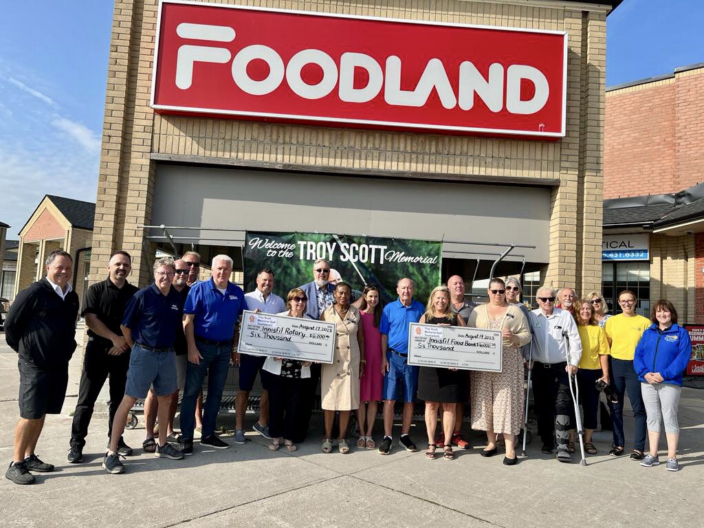 Andrea_Khanjin's tweet photo. The legacy of community builder #TroyScott lives on, as his family & #FoodlandStroud donated to #InnisfilFoodBank & #RotaryClubInnisfil in his memory.
I joined #InnisfilCouncil, @JohnBrassardCPC & #TroyScott Golf Tournament organizers to thank the Scott family for their efforts. https://t.co/QWPQWXjhoS