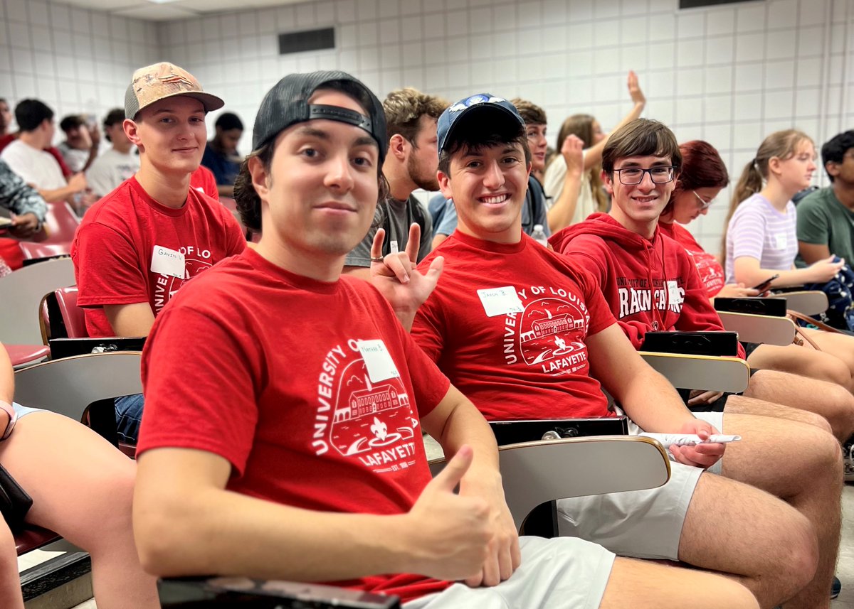 ULEngineering's tweet photo. Freshmen in our Engineering Living Learning Community and UNIV 100: Intro to Engineering Innovation connected this afternoon with their instructors and peers! @ULLafayette #cajunconnection #ulfirstyear #ragincajunengineering https://t.co/93EhN6hEBt