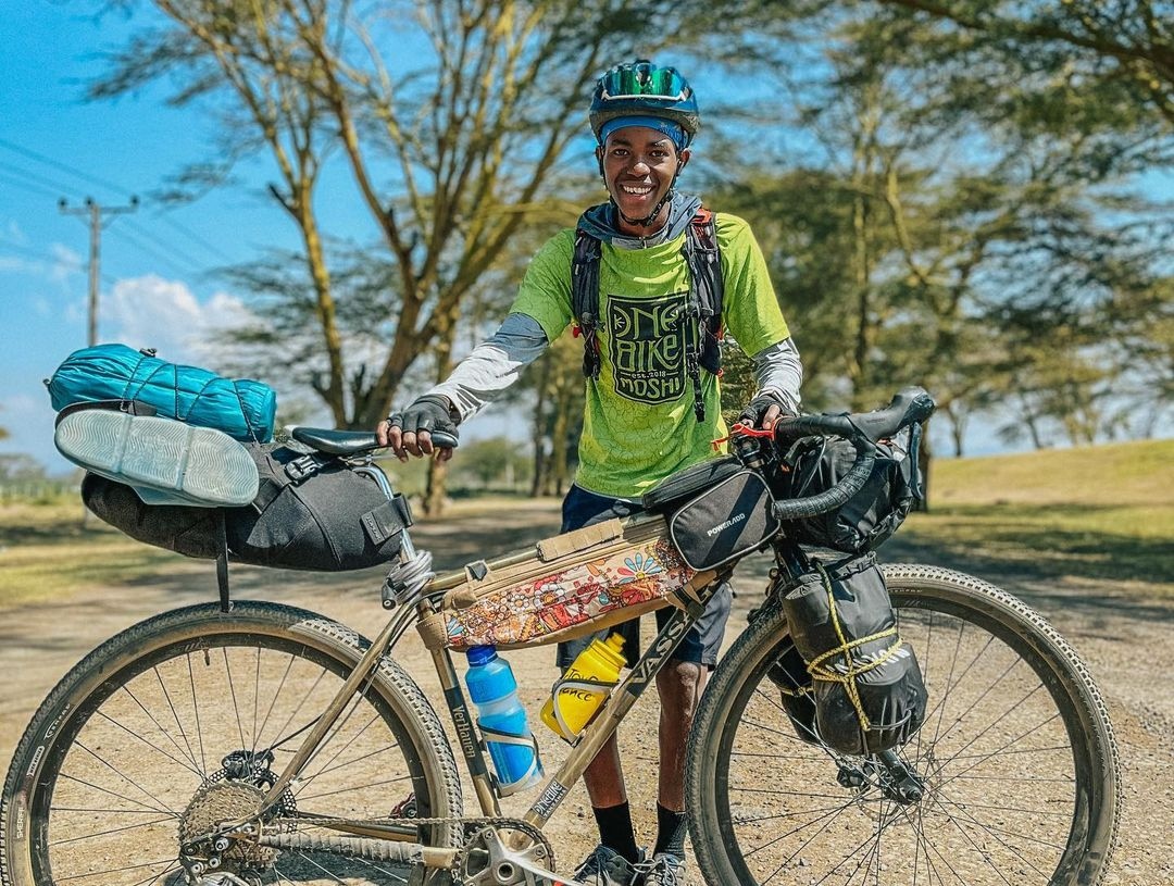 trashfreetrails's tweet photo. Roger's gravel ride of East Africa 🚲
"What does #PurposefulAdventure mean to you?" 👇
"To empower and inspire a community in daily living. The aim is is a respectful exploration to document cultural evolution, and environmental risks of a quickly changing world." https://t.co/vN1bvP4ydi