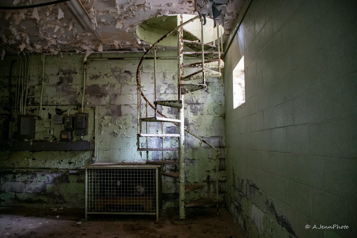 SimplyMeAshlee_'s tweet photo. #photography #dailyphoto #GoodVibesOnly #ajennphoto #ISuckAtTwitter #ISuckAtX #Nikon #nikonphotography #NewYork #HudsonValley #urbex https://t.co/mKQ4MmNa9N