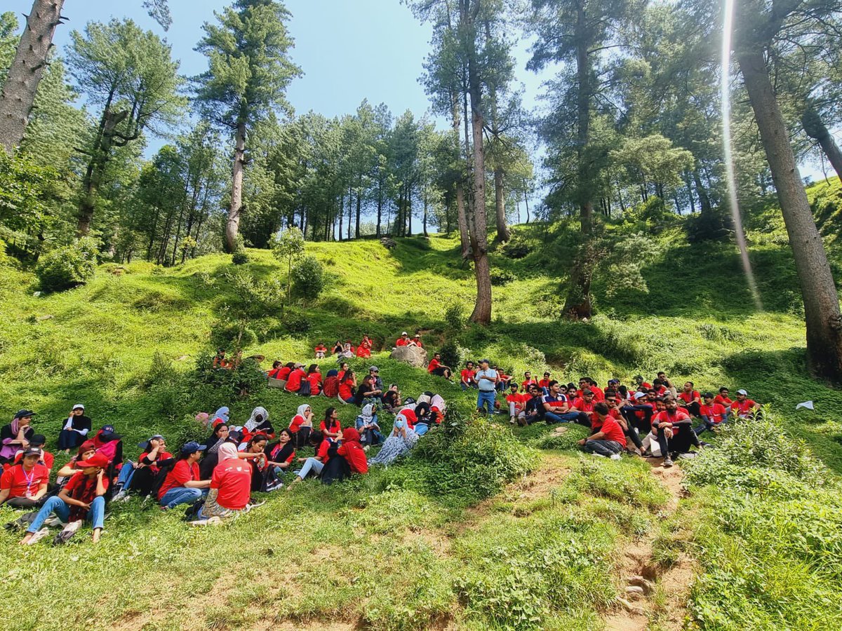 MillionSmilesPK's tweet image. Leadership Decoded by Khurram Shahzad, CEO IDEAS Trainings at Pakistan's Largest Youth Leadership Bootcamp #ZAtalks
What an amazing session on values & your purpose in Life. Our Leadership Shepherd, Mr. Khurram Shahzad on the topic "Let's Make It Happen"