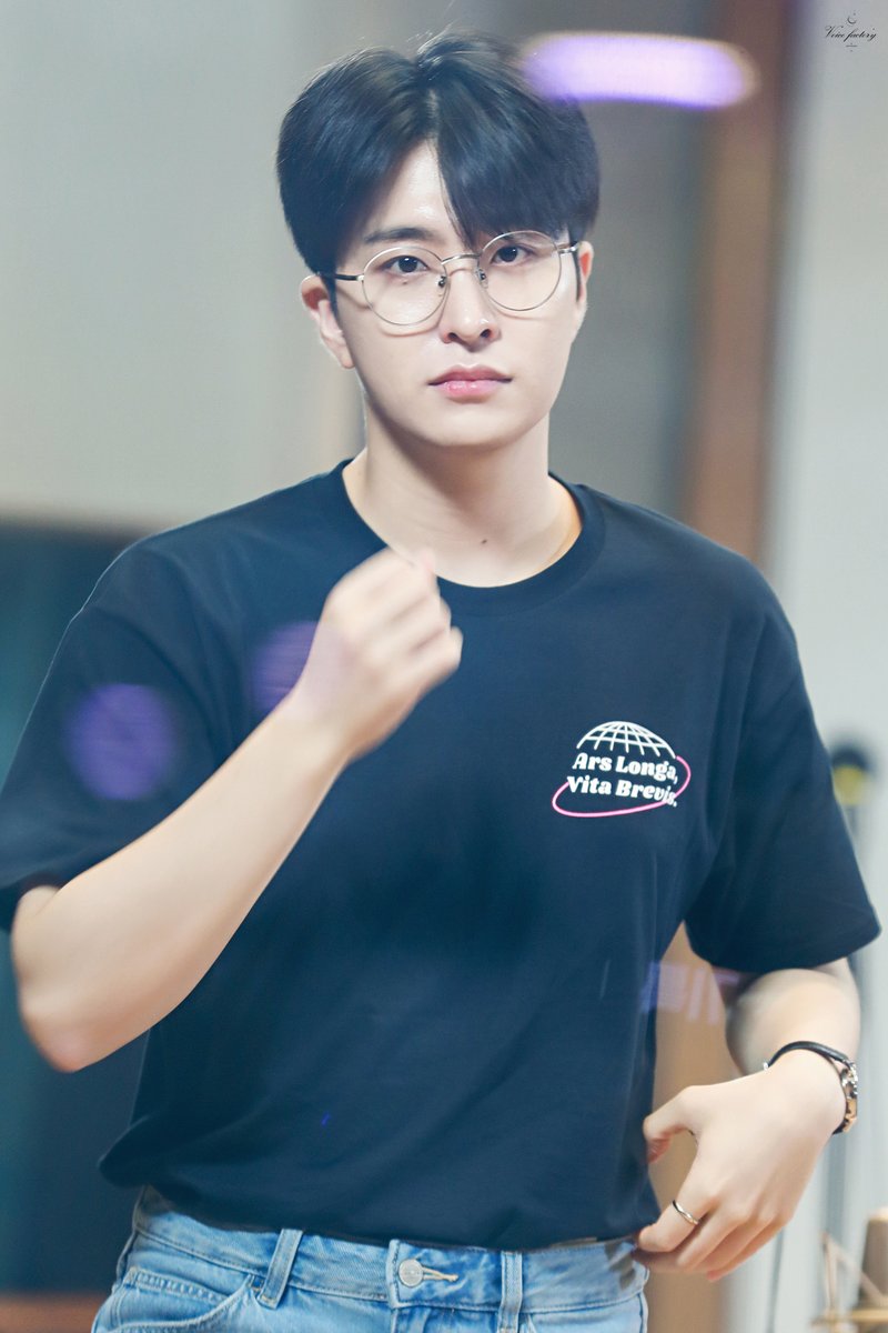 VOICE__FACTORY's tweet photo. 230817
아니..... 아니이.... 오빠..............😇
(오빠지만 귀여운 점을 찾아보세요💕)
#GOT7 #갓세븐 #영재 #최영재 #YOUNGJAE #Ars 
#GOT7영재의친한친구 #친친 #달친친 
@GOTYJ_Ars_Vita @mbcbf_ever https://t.co/eaE3cTysmQ