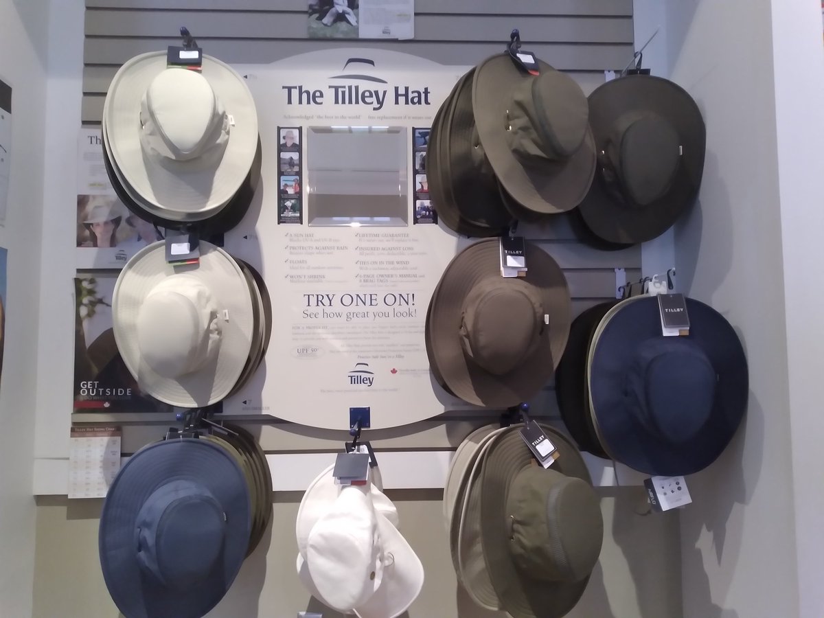 OfficialLWH's tweet photo. Check out some #Georgia made #merchandise in our #giftshop like #goodsonpecans out of #leesburg #GA and items from the #strawberrypatch located in #Atlanta. Other items we sell are #tilleyhats and we also have  #hoddies 25% off.  #lwh #fdr #gastateparks #gahistoricsites https://t.co/hh1m9Hy5lB