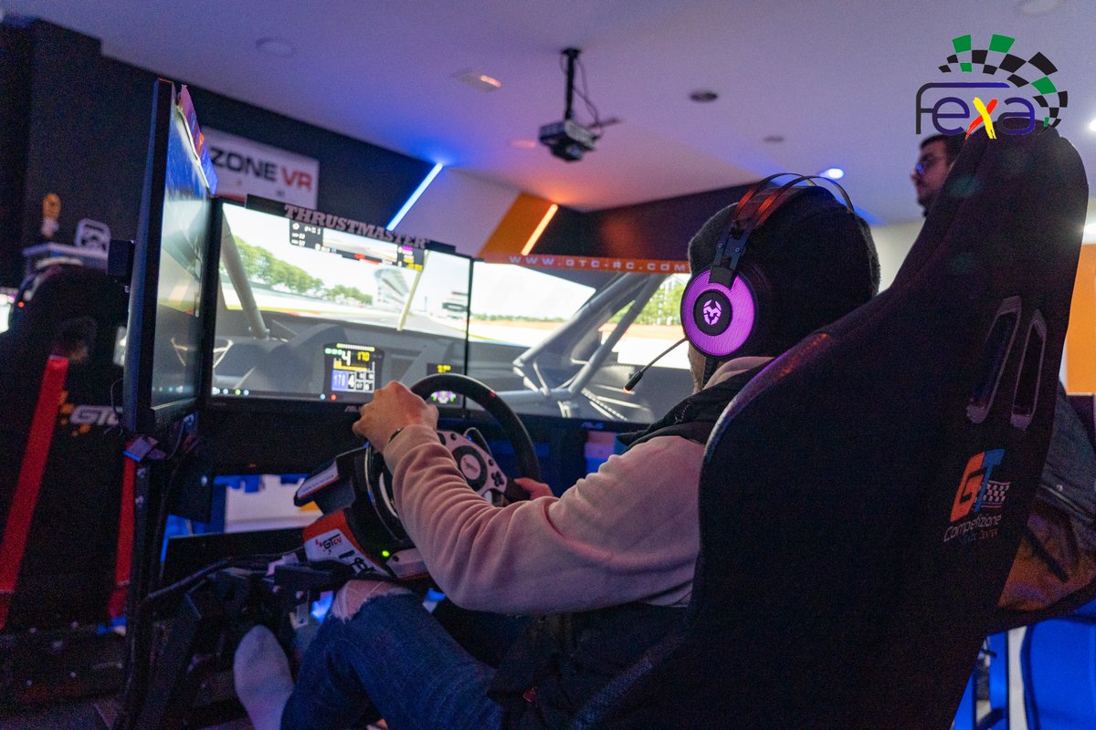 🏎️🎮 ¡Acelerando hacia la diversión! 🚦 Descubre el emocionante mundo del #SimRacing. 🏁 ¿Listo para vivir la velocidad desde la comodidad de tu hogar con este calor? 💥💻
.
.
.
📸J.Moro

#Fexa #extremaduraesmotor #automovilismo #SimRacingDivertido 🎯🏆