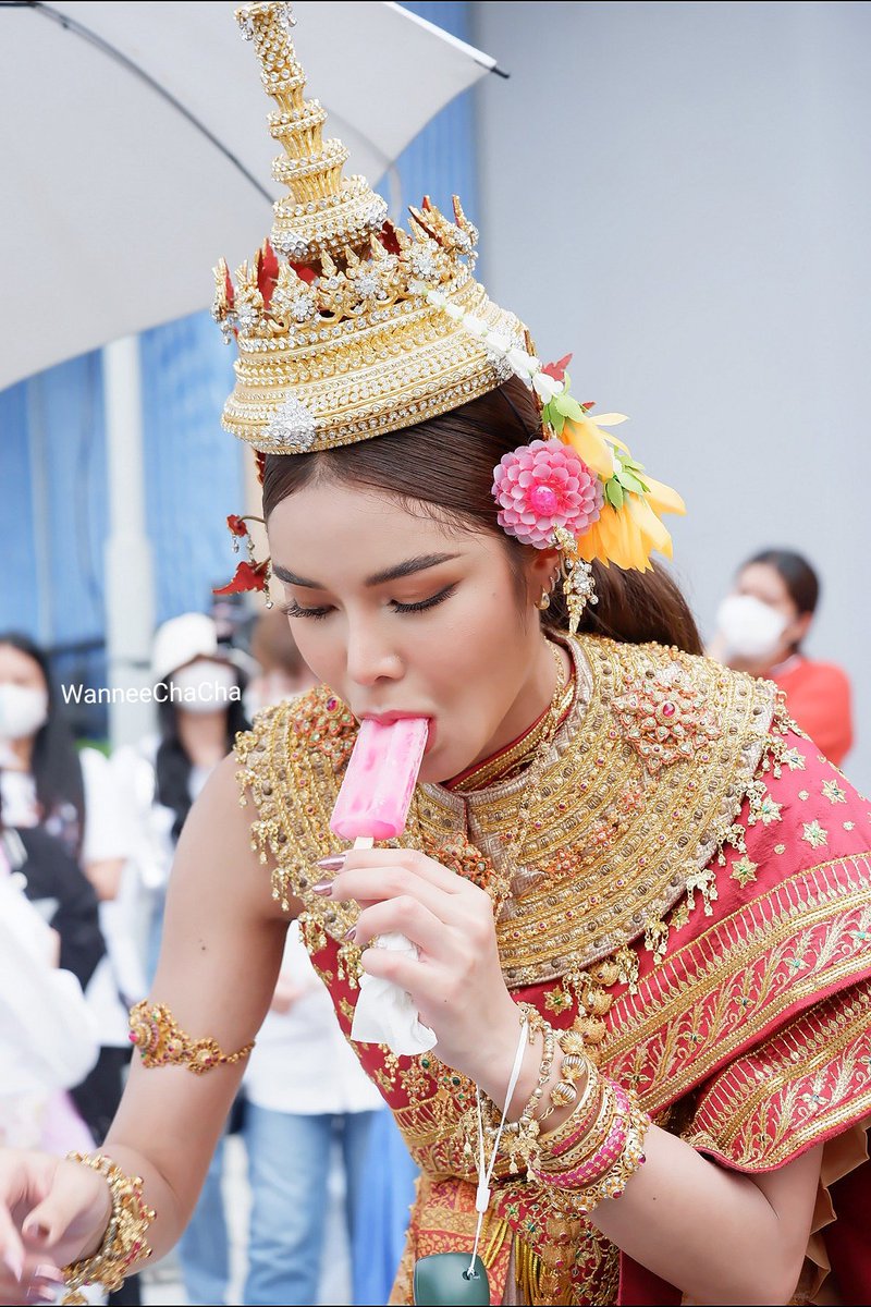 WanneeCha's tweet photo. อุ้มทวีพร❤ไอติม หวานเย็นไหม @aoomkap #อุ้มทวีพร #อุ้มทวีพรพริ้งจำรัส https://t.co/OZVgyxKKw7