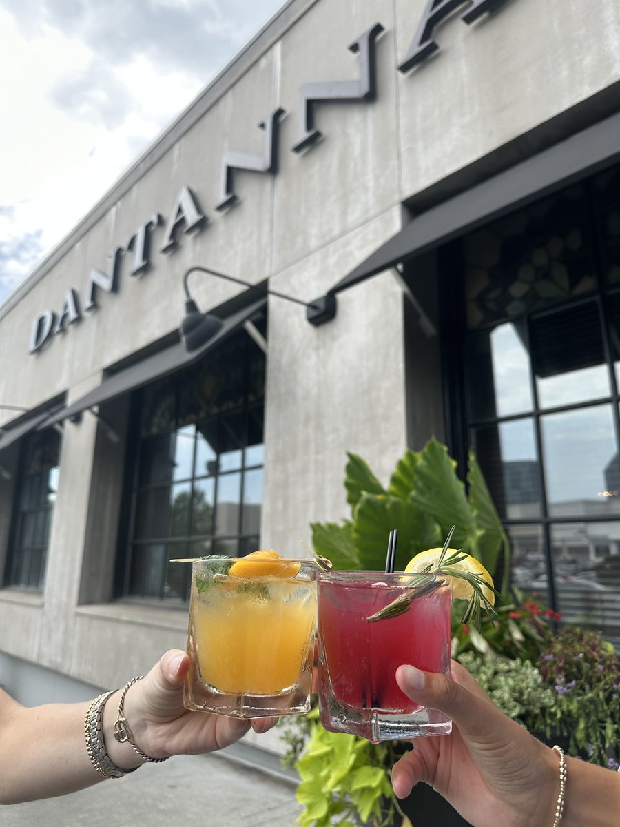 Some days, you need to celebrate just to celebrate! Grab a pal and come to Dantanna’s for drinks and food that will brighten any day! 🥂 #dantannas #atl #atlfood