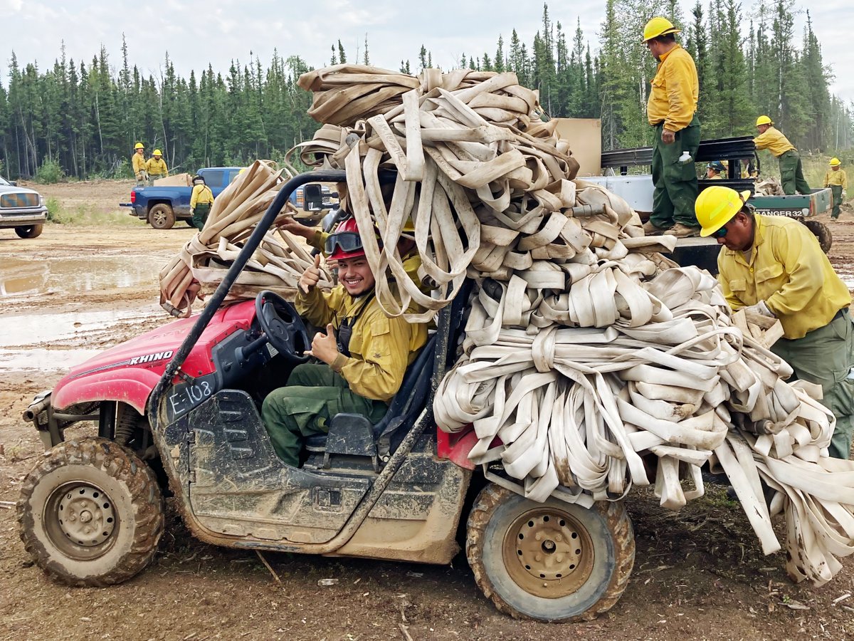 AK_Forestry's tweet photo. #AndersonComplex: Some crews still engaged in structure, allotment protection. Others removing miles of hose as Denali Borough downgrades some evac statuses.
Full details: https://t.co/2UHBySeut3
PHOTO: Logan LeFevre
#2023AlaskaFireSeason https://t.co/jauGlVbC8a