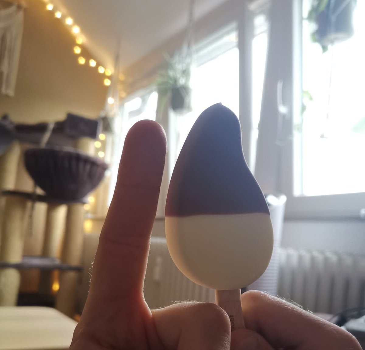 Der_Dred's tweet photo. 3.57€
4 Eis - wovon die hälfte nur Luft ist 
Und dann solche kleinen Dinger... 
@KinderChocoIate  

Dann doch lieber Magnum 🙏♥️ https://t.co/Co5frGMrFY