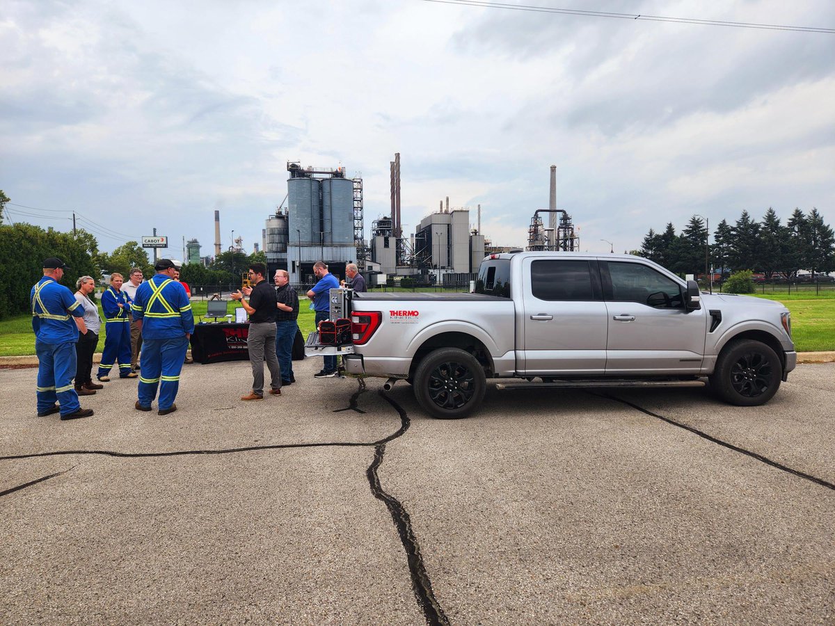 Styrolution_SAR's tweet photo. Lots of excitement at #INEOS #Styrolution, Sarnia site, today as the ‘Honeywell Roadshow’ paid us a visit, along with 'That Hot Dog Guy'. Great live demos of Honeywell field and process instrumentation, followed by a hot dog and beverage – doesn’t get much better than that!🌭😃👍 https://t.co/dIdPdEMGdj
