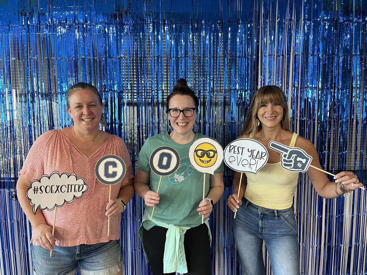 The photo booth is ready for New Staff Orientation on Monday! We can’t wait to meet the new #collsedu #opsedu staff! 💙💛 <a href="/KBaliban/">Katie Baliban</a> <a href="/floyd4edu/">🅙🅔🅝🅝 🅕🅛🅞🅨🅓</a>