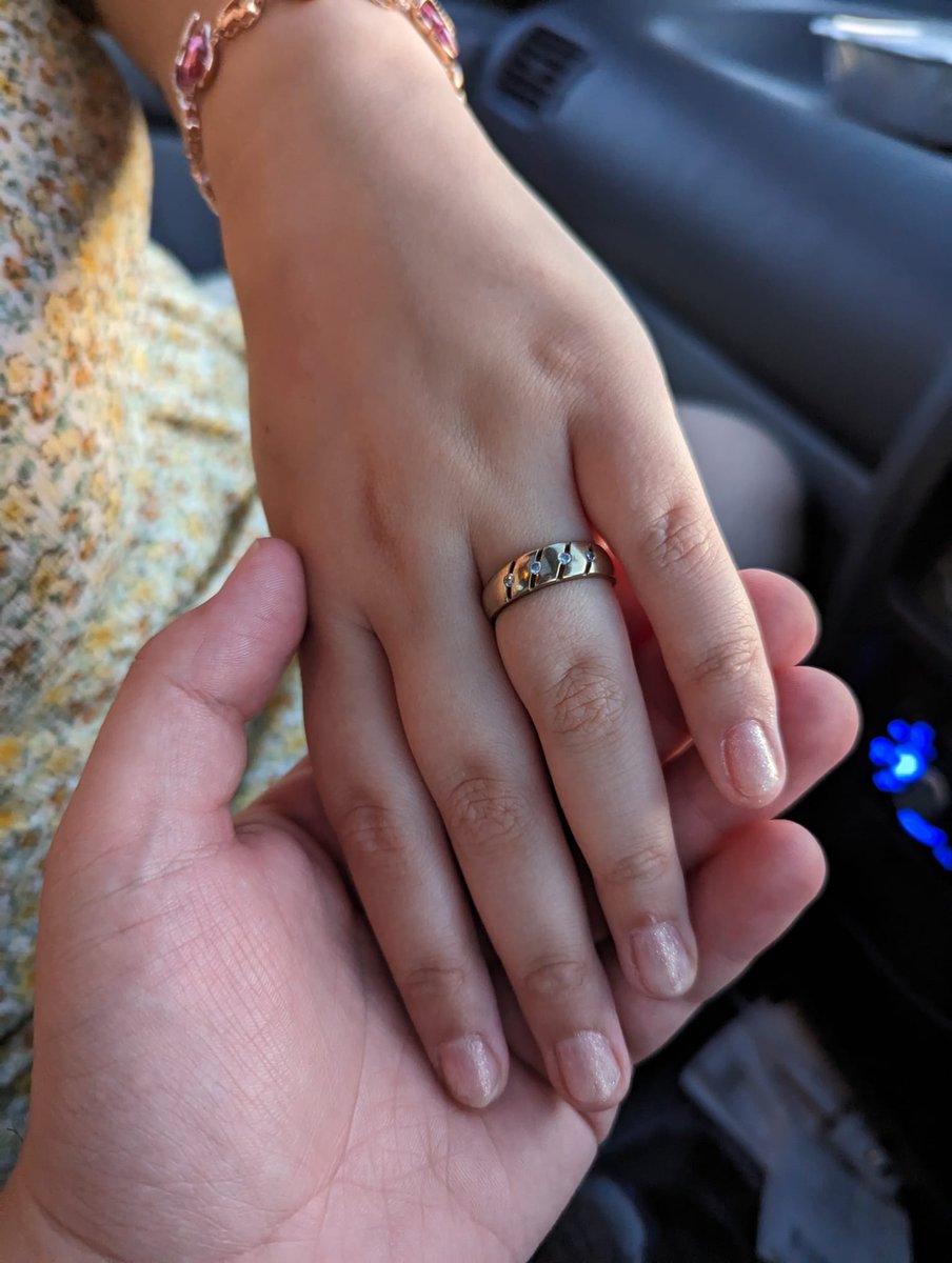 _StarryTara_'s tweet photo. I got the most amazing birthday present yesterday 🥰💍 @DPClark98 After almost 6 years, Dan proposed to me 🥰 Of course I said yes! 🥰🩷🩷 https://t.co/aaapb7pJNo