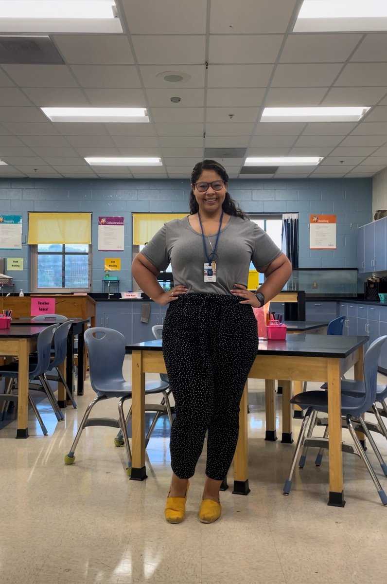 APECCenterCCSC's tweet photo. Good luck to all of our Fellows as they prepare to head to, or have already entered their classrooms for the school year! We can't wait to see what you accomplish this year! #teachereducation #firstdayofschool https://t.co/2tn4GIbXhP