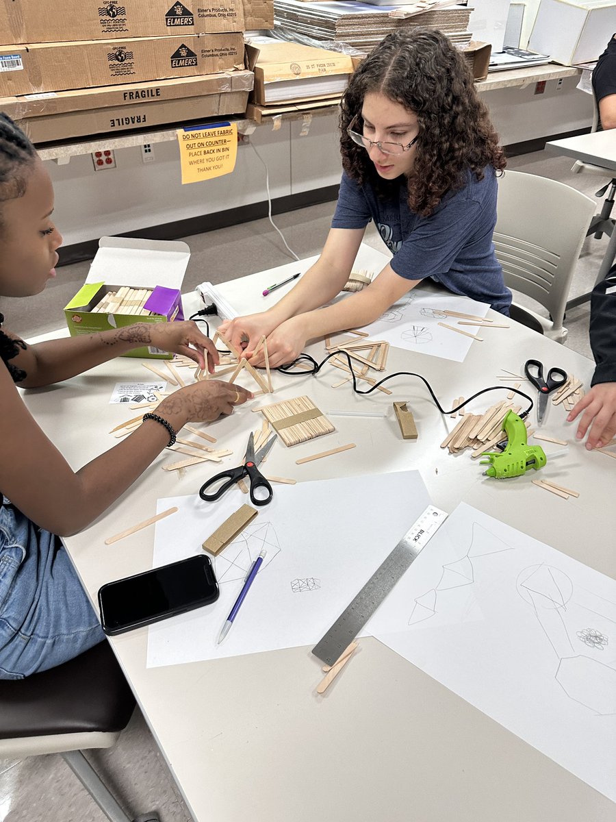 BCTEA_Design's tweet image. #ThrowbackThursday to the first and second days of school when advanced design students were having a friendly “skyscraper” popsicle stick building competition. #hebisd #BAID #bctea #architecture #interiordesign