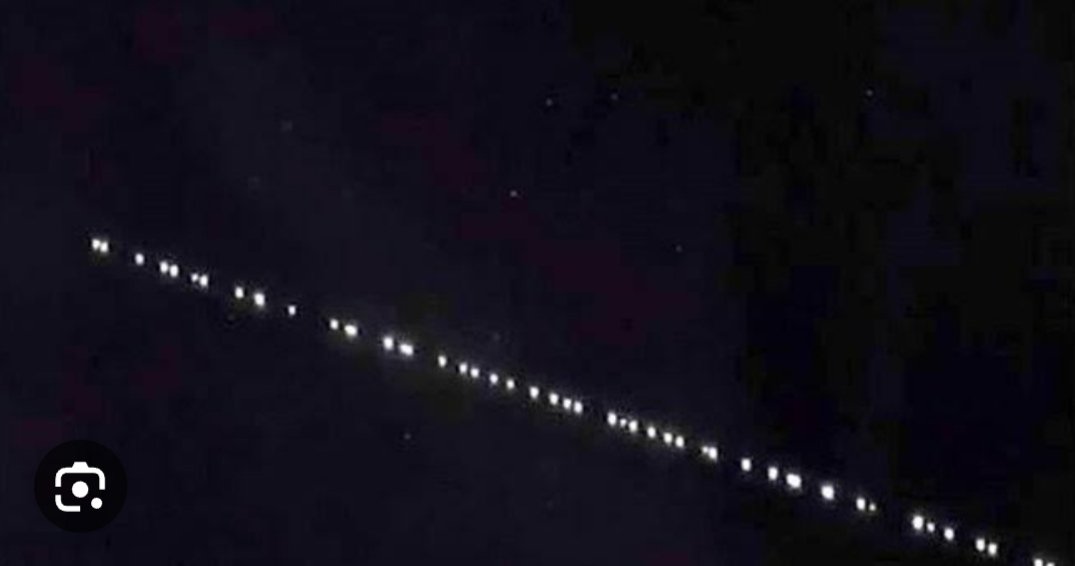 Bilgisi olan cevap verebilir mi bu uydular her gece bir yönden gelip bizim ilçenin üzerinden geçiyor ve her akşam aynı saatte ve bir noktada. Sonra sanki bir deliğe girer gibi kayboluyorlar uydular Elon muska ait internet uyduları deniyor ama pek inandırıcı değil