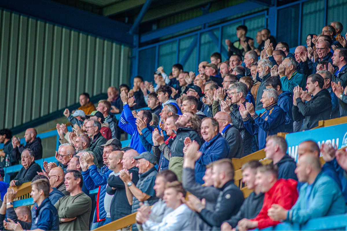 FCHTOnline's tweet photo. 🥁 GET THE SHAY ROCKING |

Halifax is the only place to watch professional football in West Yorkshire this Saturday!

Back the Shaymen as we look to make it back to back wins as we host Oxford City at the Shay Stadium! 

All new fans are welcome 💙

Ticket details are displayed here 👇

https://t.co/PItky3Hr3N

#Shaymen | ES