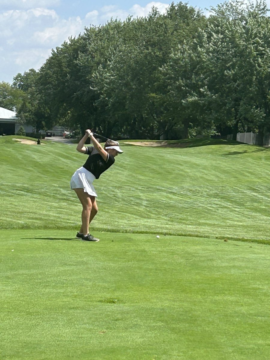 clcathletics's tweet image. The Tiger Girls Golf co-op is off at Pinecrest!!  Good luck Ladies! #weRclc #TigerPride