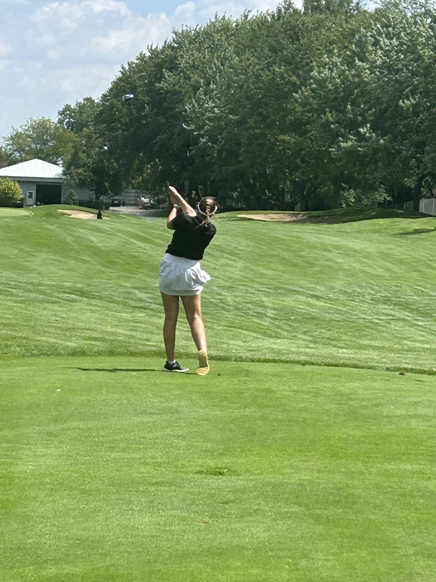 clcathletics's tweet image. The Tiger Girls Golf co-op is off at Pinecrest!!  Good luck Ladies! #weRclc #TigerPride