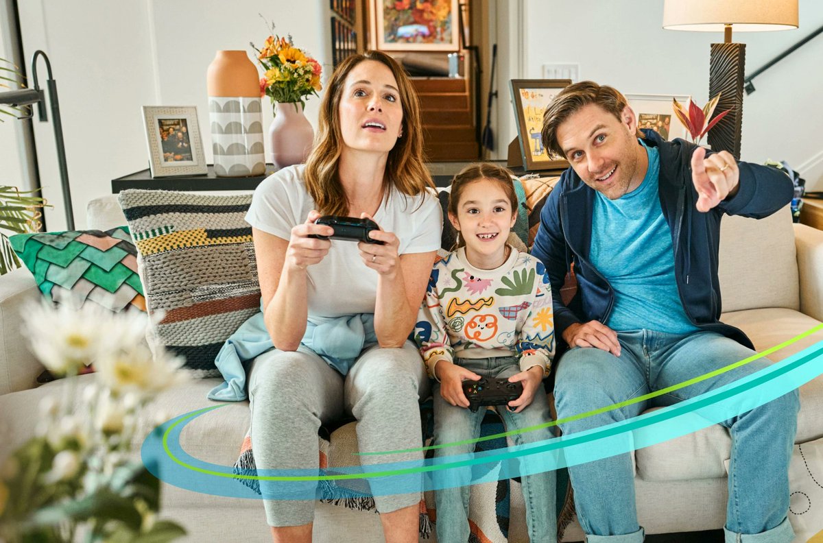 MerBrumwell's tweet photo. Spotted for AT&amp;T 😃🎮📷🎬💙🤍 https://t.co/rJQIwhxVoq