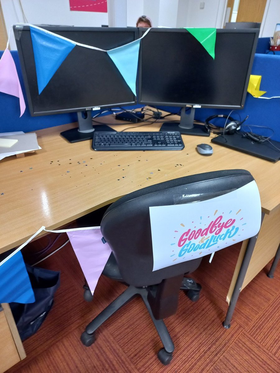 Robert W tweet media