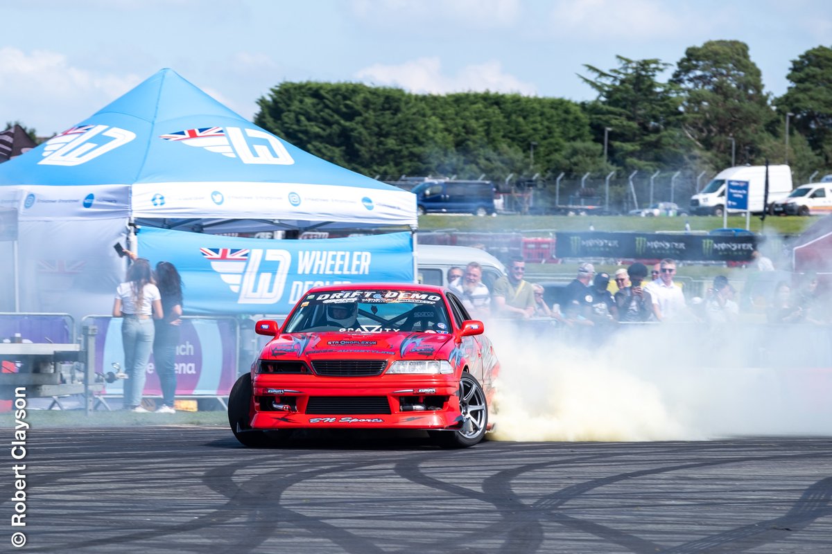 Robert Clayson tweet media