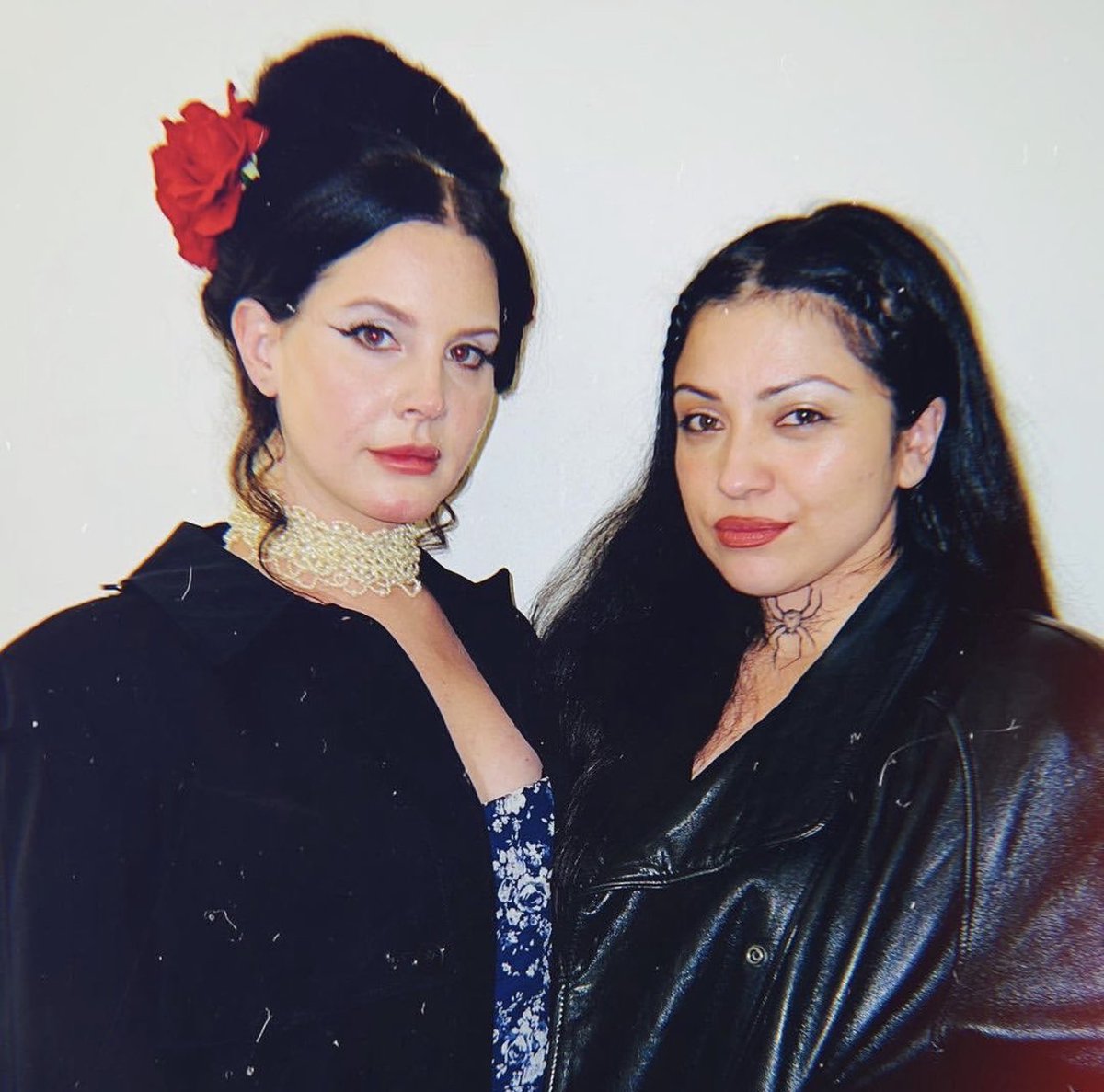 LDRCRAVE's tweet photo. Lana del Rey and Mon Laferte taking photos backstage at yesterdays show! ❤️ https://t.co/3X6dkLUYNB