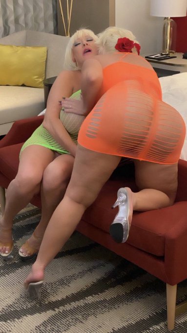 Happy Birthday @claudia_marie ! 🎉🎂🥃💋&hearts;️ See you tonight https://t.co/WF63gioSq6<a class="tags" href="/tag/claudia_marie">@claudia_marie</a><a href="/tag/throwbackthursday"class="tags"><span>#throwbackthursday</span></a>