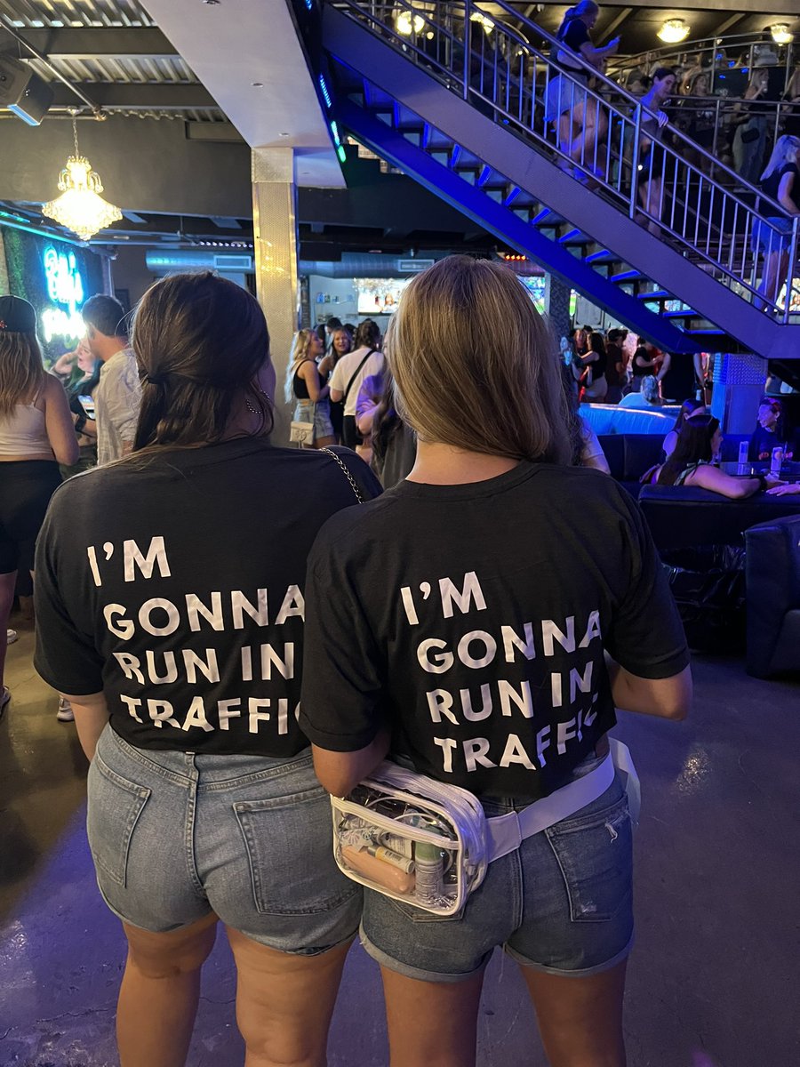 jonas20outfits's tweet photo. ✨@Meganlynn_25 @anne_dillon3 

august 12 &amp; 13, 2023 
#THETOUR 
 @jonasbrothers https://t.co/zblncKygr2