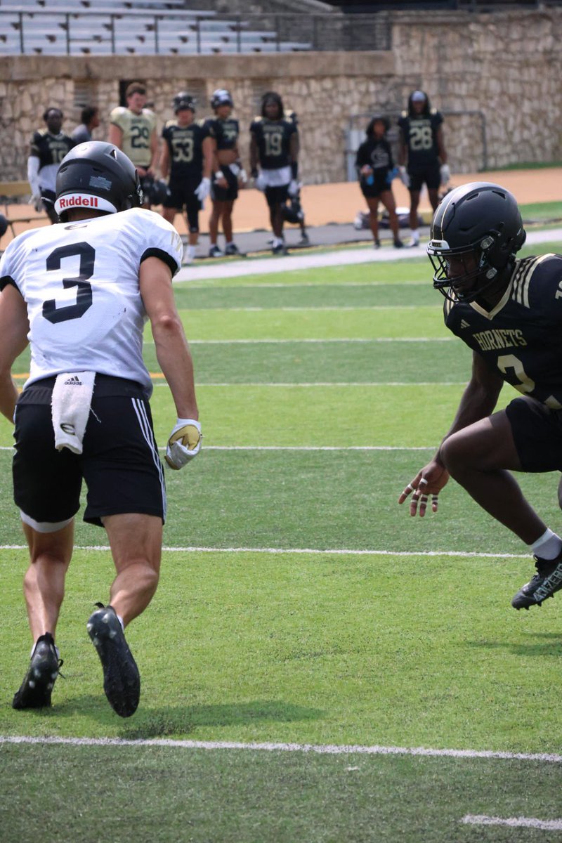 ESU Hornet Football tweet media