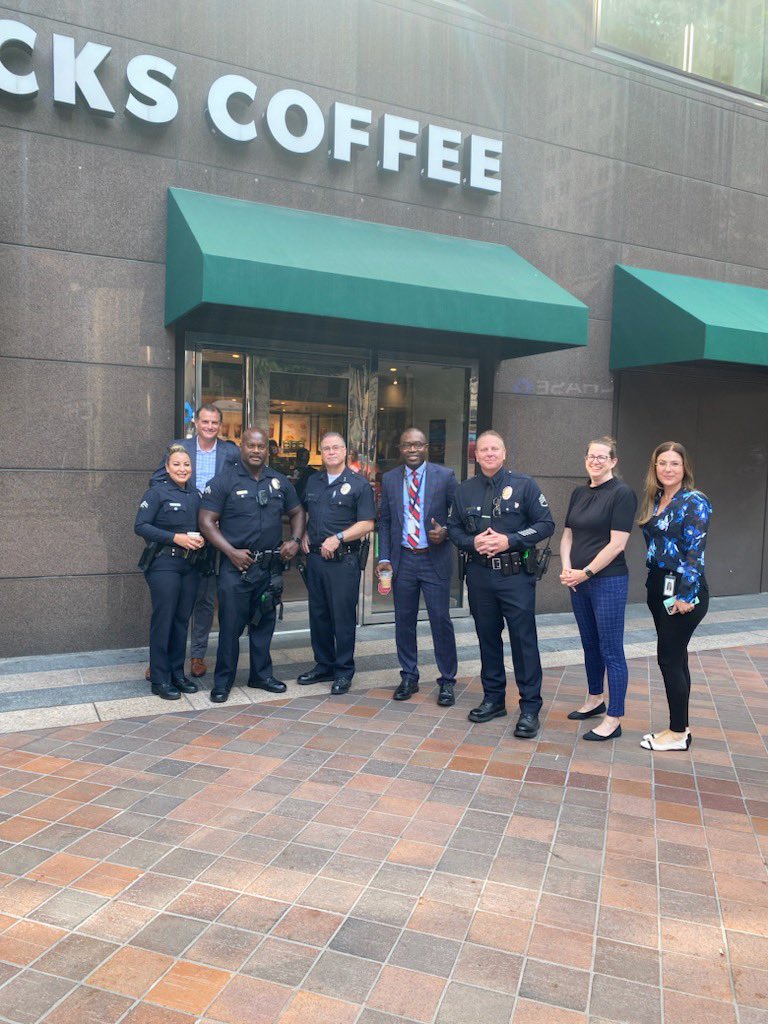 Met some fantastic people at Coffee with a Cop in Central Division.  #JoinTheConversation !! Special thanks to <a href="/Starbucks/">Starbucks</a> for hosting.