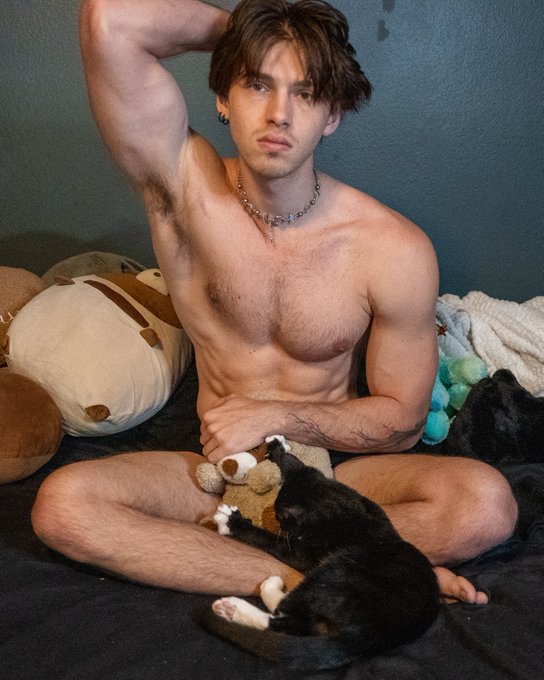 its tea time https://t.co/36pcfgvIPi