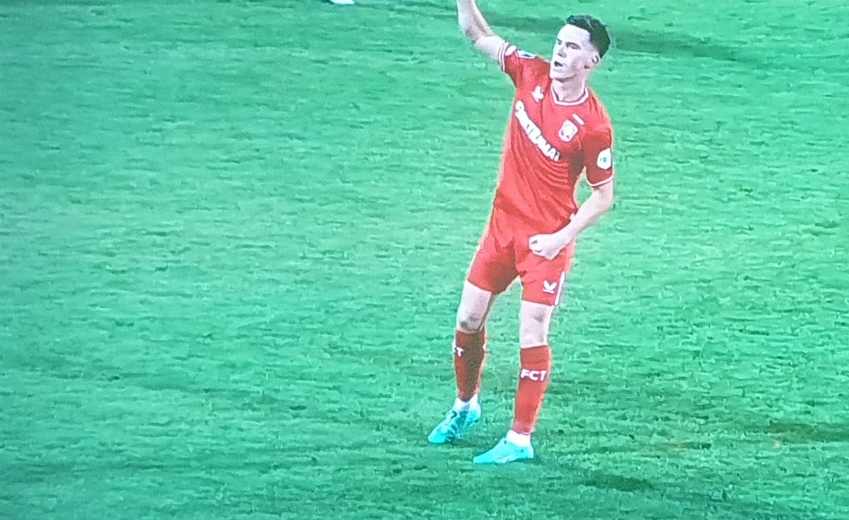 Het Kanon van Grolle buldert weer! Daan Rots zet #FCTwente op 0-1 voorsprong in Riga.

#rigtwe