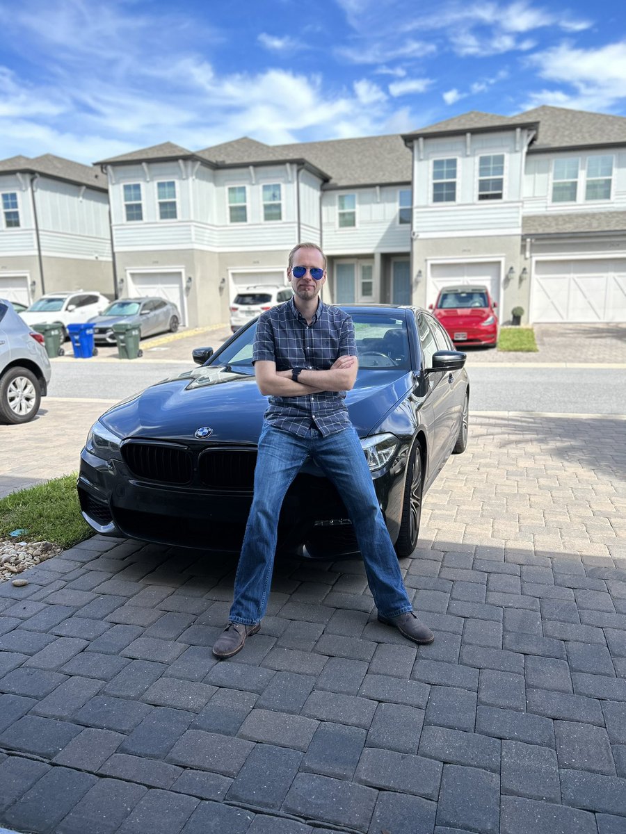 Although the car is cool enough to drive across Florida, I am still getting used to driving on the wrong side of the road 😂