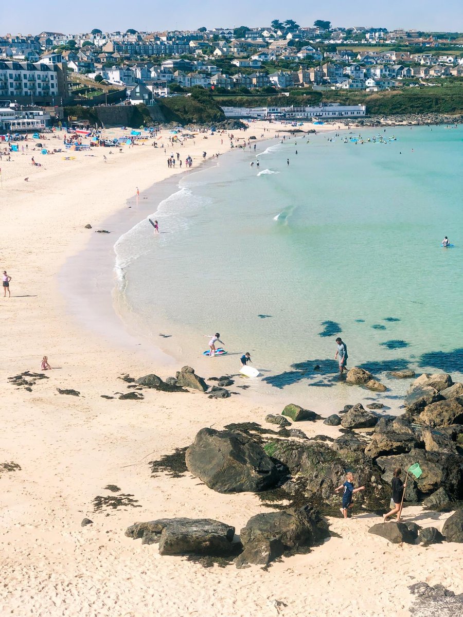The sea at Porthmeor beach is painting the town in mesmerising shades of blue hues! 💙 #porthmeor #stives #CORNWALL