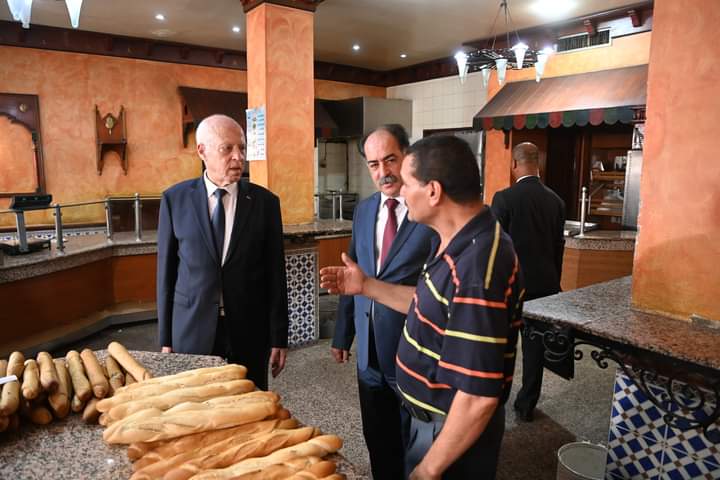 "The shortage of bread is a made-up crisis..some parties are planning to create more shortage..the country will not stand still and we will fight "them" and cleanse the administration from those who have infiltrated it.."
Made up.. they..them.. words that became familiar
#Tunisia