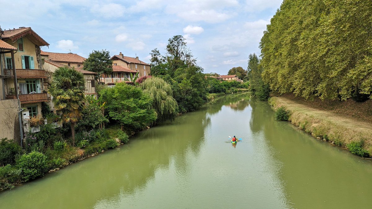Journée dans le Gers West, du sud au nord... 
La slow life a été inventée ici... 🤘
📌 Plaisance 
#occitanie <a href="/PereiraJosLouis/">José-Louis Pereira 🇺🇦</a>