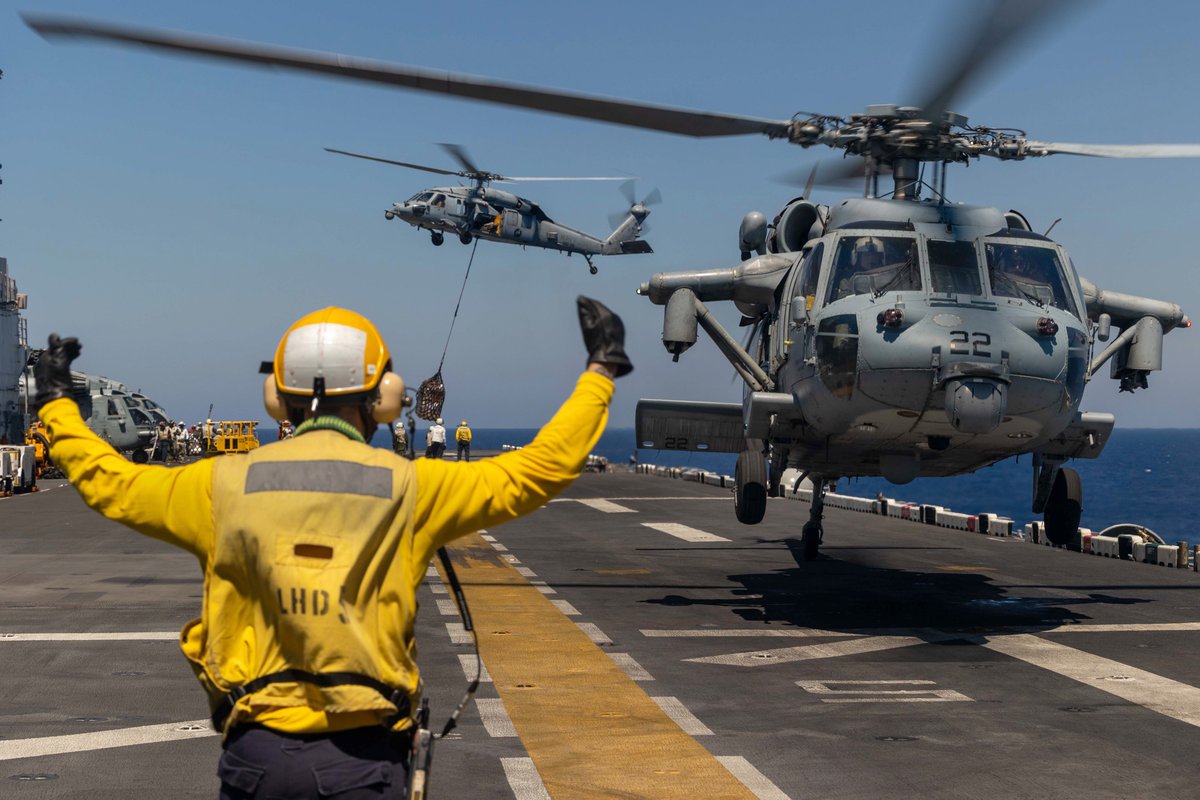 An MH-60S Sea Hawk helicopter assigned to Helicopter Sea Combat Squadron #HSC26, conducts flight operations aboard the Wasp-class amphibious assault ship USS Bataan #LHD5 during a replenishment-at-sea #RAS evolution.

📸: MC2 Danilo Reynoso