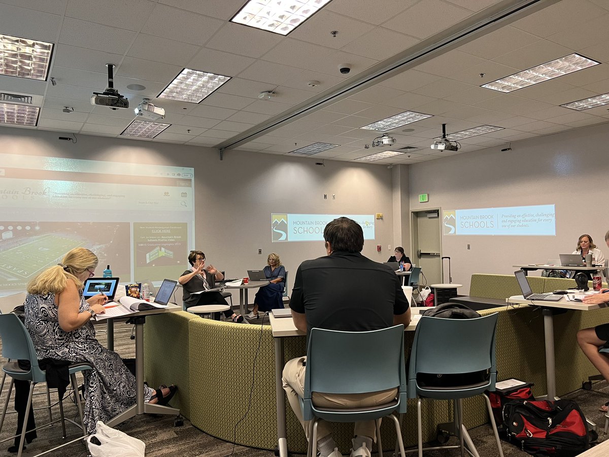 Suzan Brandt (@suzanbrandt) on Twitter photo The fabulous <a href="/dwmtnbrook/">Donna Williamson</a> is leading PD during our Technology meeting today! #Classlink #appavalanche #edtech The fabulous <a href="/dwmtnbrook/">Donna Williamson</a> is leading PD during our Technology meeting today! #Classlink #appavalanche #edtech