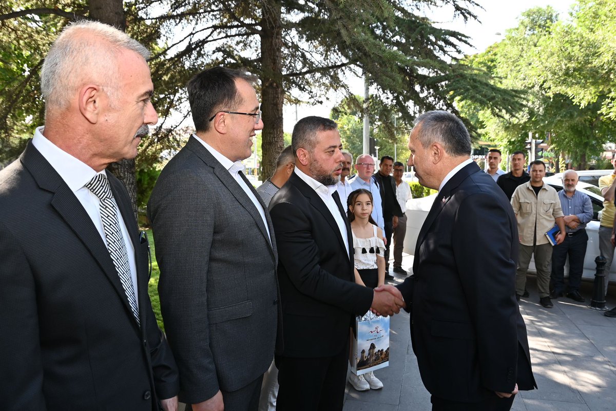 Vazifemizi ifa ederken nihai gayemiz Yüce Allah’ın rızasını kazanmak ve aziz milletimizin hayır dualarını almak olacaktır.