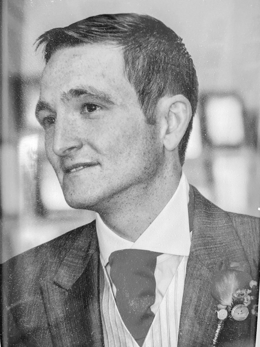 ann_beach's tweet image. Happy 40th birthday to our youngest son Anthony . Have great day and holiday 🎂🎂🥂🥂🍻🍻😘😘 love Mum and Daddio xxxxxxxx