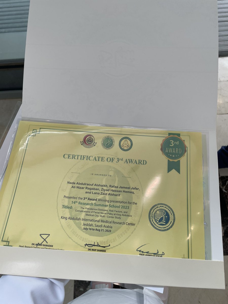 TMSJ2022's tweet photo. Today I gave my first oral presentation on my first research, which was an amazing experience.
And we got the 3rd place 🥉💪🥳
We have made an incredible effort in a short period of time.
#14th_RSS
#KAIMRC_RSS
#أبحاث_كيمارك https://t.co/C19a5zK78c