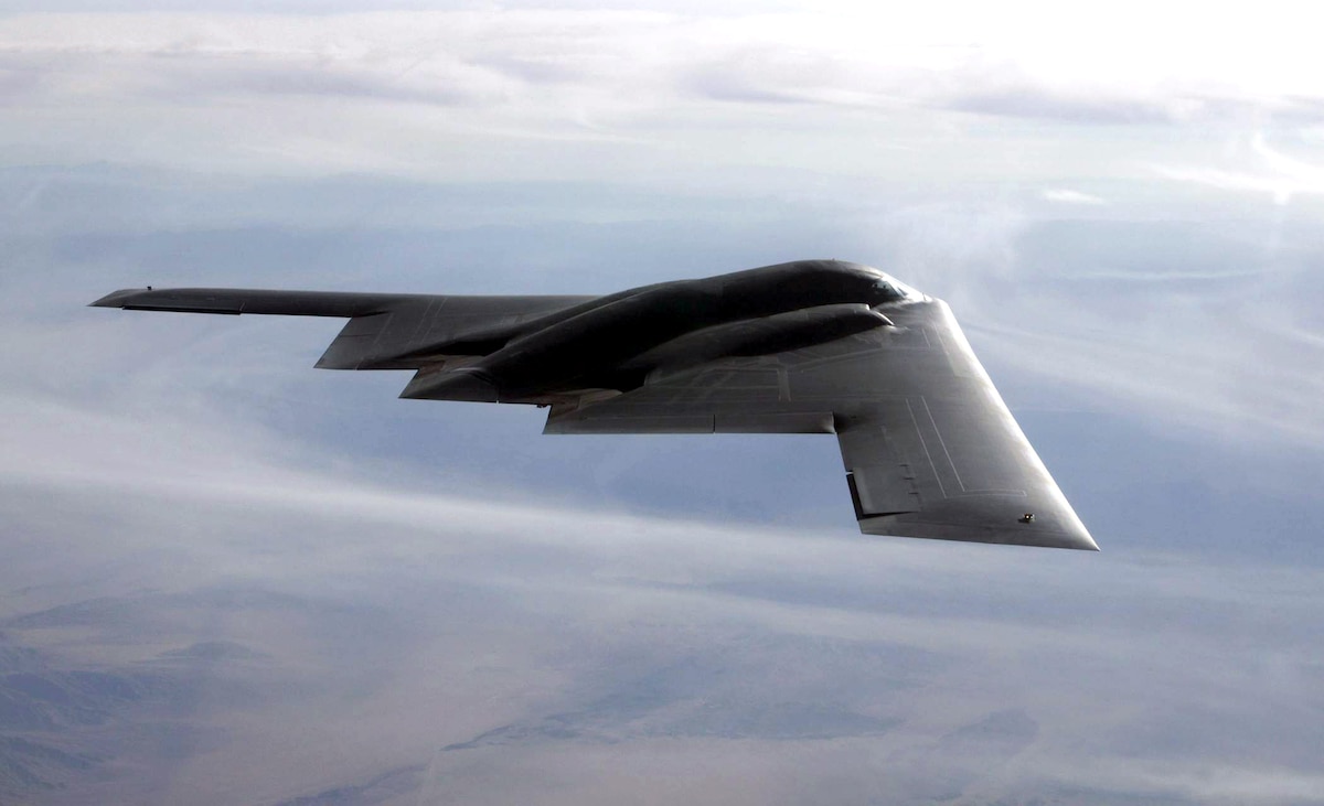 AirshowLondon's tweet photo. A SPIRITED THURSDAY ANNOUNCEMENT 🎉

✈ The B-2 Spirit will be joining our flying display on Sunday only! 🤩

✈ The Royal Air Force will be joining the flying display on Saturday only! 😎

#airshowlondon #skydrive #makeityourmission #airshowlondon2023 https://t.co/YA6HaMAxV1