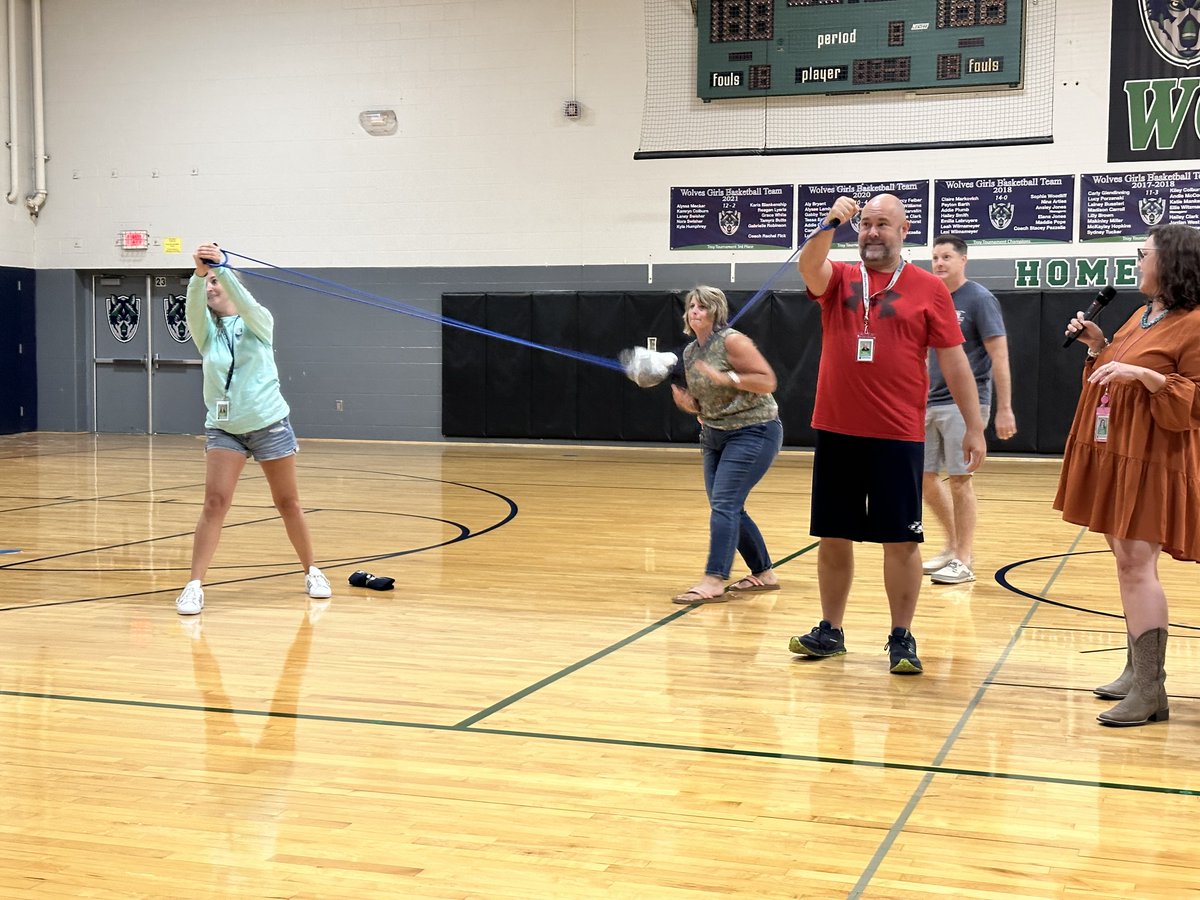 ABuhr_WSMS's tweet image. It&apos;s a great day to be a Wolf! Our staff is having fun, learning and growing our understanding of best practices to best support our students. We can&apos;t wait to have them join the fun on MONDAY! #WeAreWentzville #IceCreamTruck #WSMSWolves