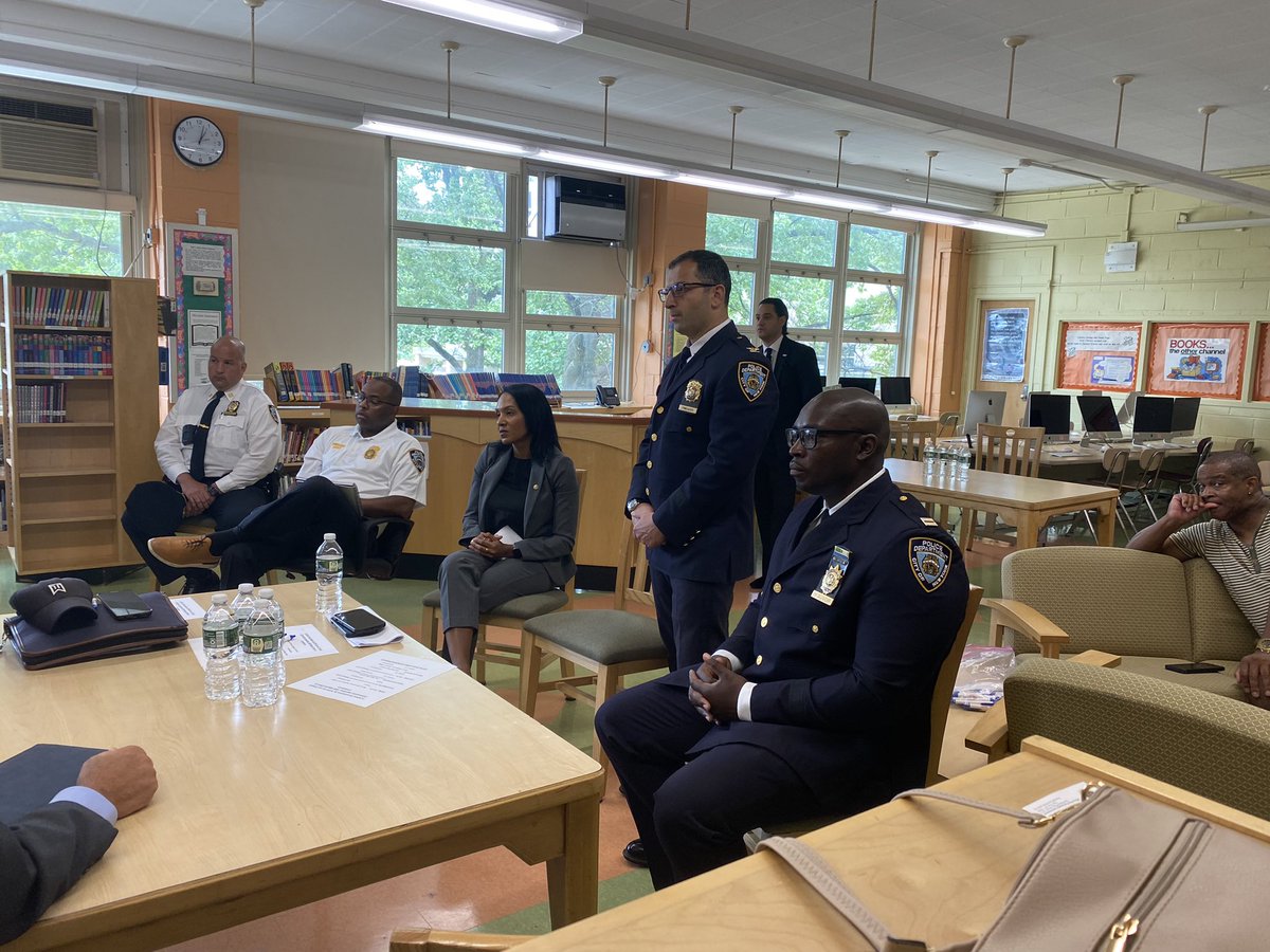 nanalatinaAA's tweet photo. So grateful to our @NYPDnews partners @NYPD1stDep for listening to concerns/sharing plans that are in place concerning the safety of our @NYCSchools @DOEChancellor community and our kids for Sept..THIS is true engagement! @NYPDPC @NYPDQueensSouth @NYPD105Pct  Thank you! https://t.co/tj1CVnEKUn