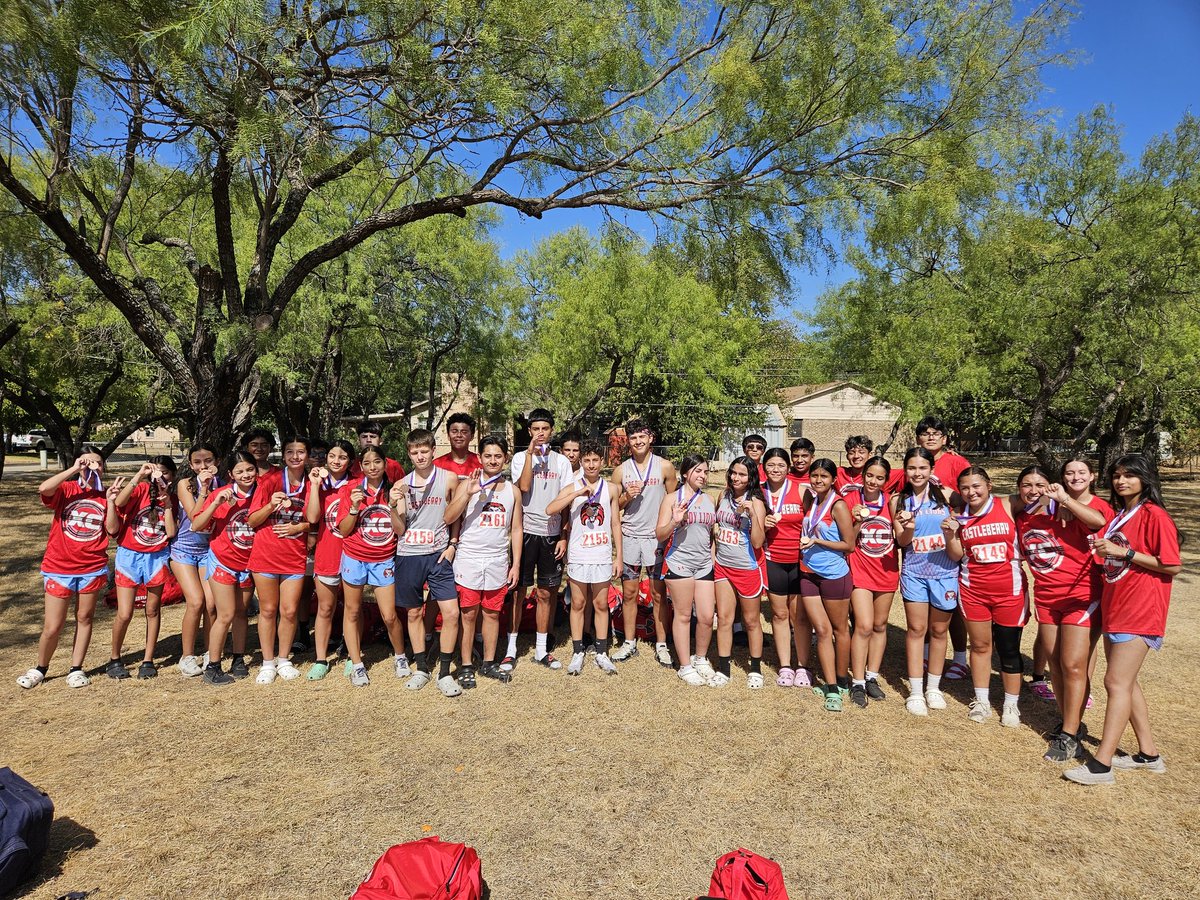 cberrysports's tweet photo. Great first meet for the CHS XC team....Bringing home 21 🏅.....Great kids doing great things! https://t.co/1pXCifyTOR