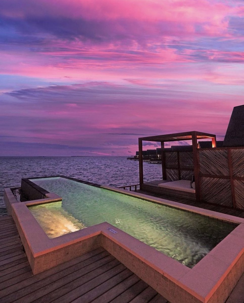 tmbIrpics's tweet photo. Four season ressort Maldives 💜 🌅 https://t.co/AQ2hP5RpVs