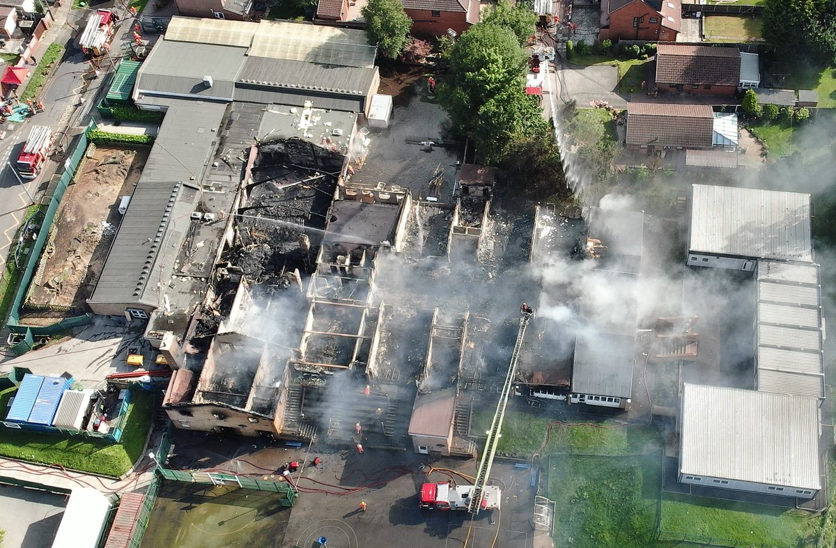 🚒 GMFRS crews have worked tirelessly throughout the day to extinguish a major fire at a primary school in Bolton. At the height of the response, 17 fire engines from across Greater Manchester were in attendance. The fire was brought under control by late afternoon. Crews will…