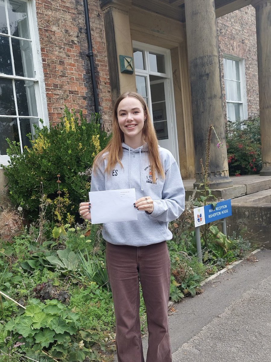 This talented musician’s learning reached a crescendo as she achieved top A-level grades. Read more: ripongrammar.co.uk/news/young-mus…
Well done, Eva! 👏👏👏
#ALevelResults #ALevelResultsDay2023