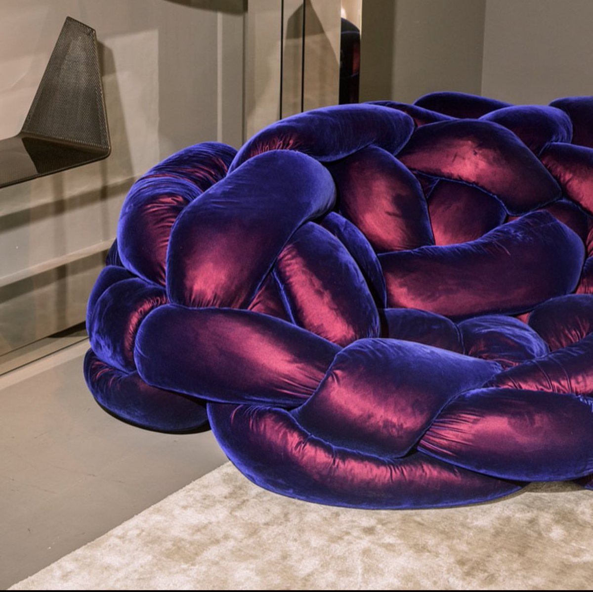 StreetFashion01's tweet photo. Boa Sofa by The Campana Brothers Crafted in 2002!🖤 https://t.co/InFmeXBH18